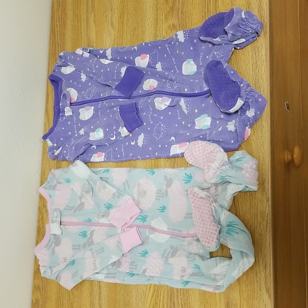 Adorable GUC Chilren's Place footed pjs 6-9m